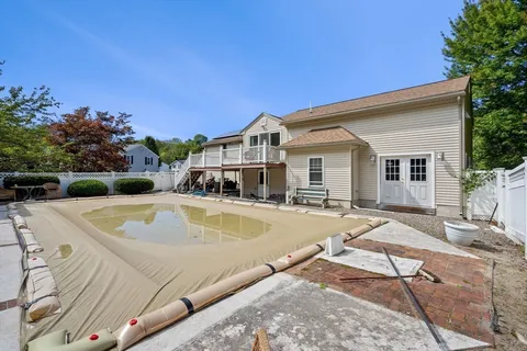 $660,000 | 23 Lincolnshire Drive, Haverhill, MA 01835