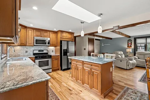 $660,000 | 23 Lincolnshire Drive, Haverhill, MA 01835