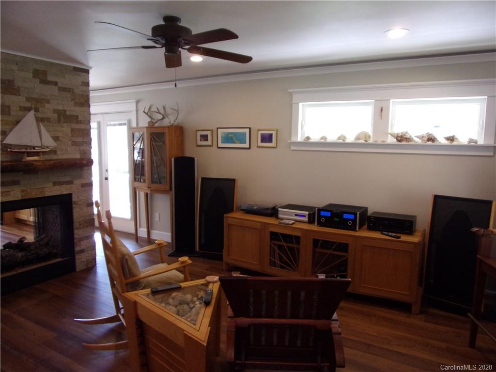 27 Maney Branch Road Weaverville, NC 28787 - Photo 5 of 42 Gallery Image 5