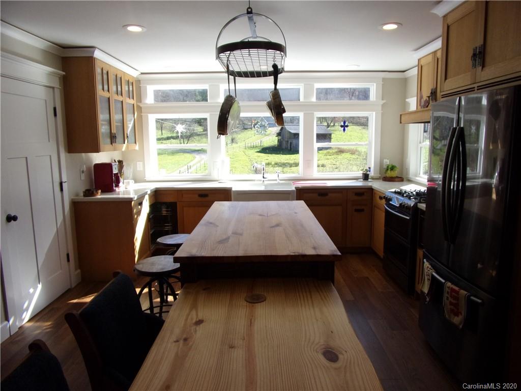 27 Maney Branch Road Weaverville, NC 28787 - Photo 7 of 42 Gallery Image 7