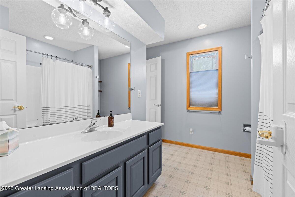 4327 Keller Road Holt, MI 48842 - Photo 18 of 45 Bathroom