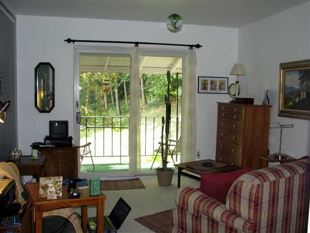419 North Prospect, Unit 205 Romeo, MI 48065 - Photo 4 of 13 31142834-3.JPG