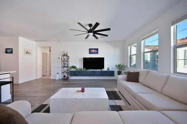 $399,000 | 5301 East Commerce Way, Unit 32101, Sacramento, CA 95835