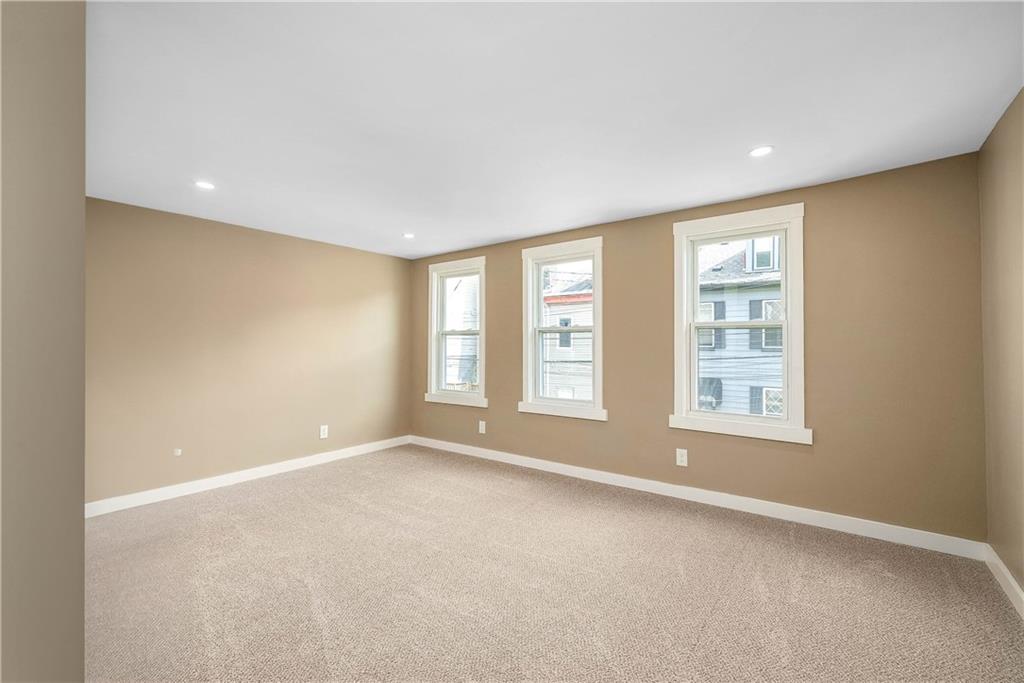 117 Fountain Street Pittsburgh, PA 15212 - Photo 11 of 21 Primary on second floor.