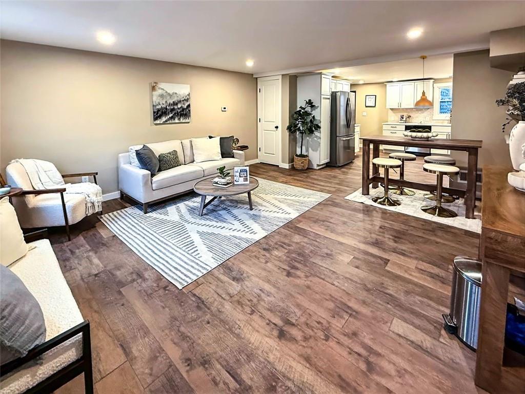 117 Fountain Street Pittsburgh, PA 15212 - Photo 3 of 21 Entering Living room from the front door.