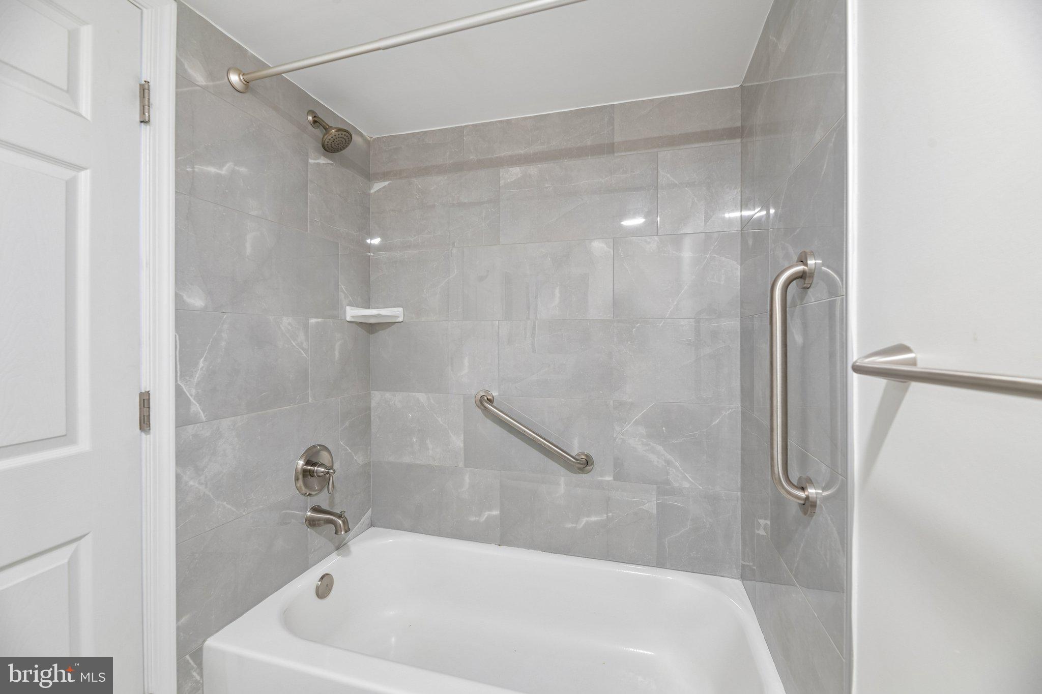 15210 Elkridge Way, Unit 911K Silver Spring, MD 20906 - Photo 29 of 37 Full Bathroom