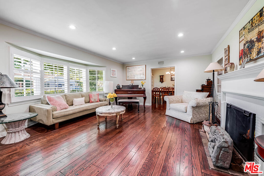 11146 Valley Spring Lane Studio City, CA 91602 - Photo 9 of 58