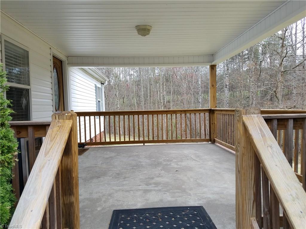 READY FOR YOU TO DOLL THIS PORCH UP!  BEAUTIFUL!