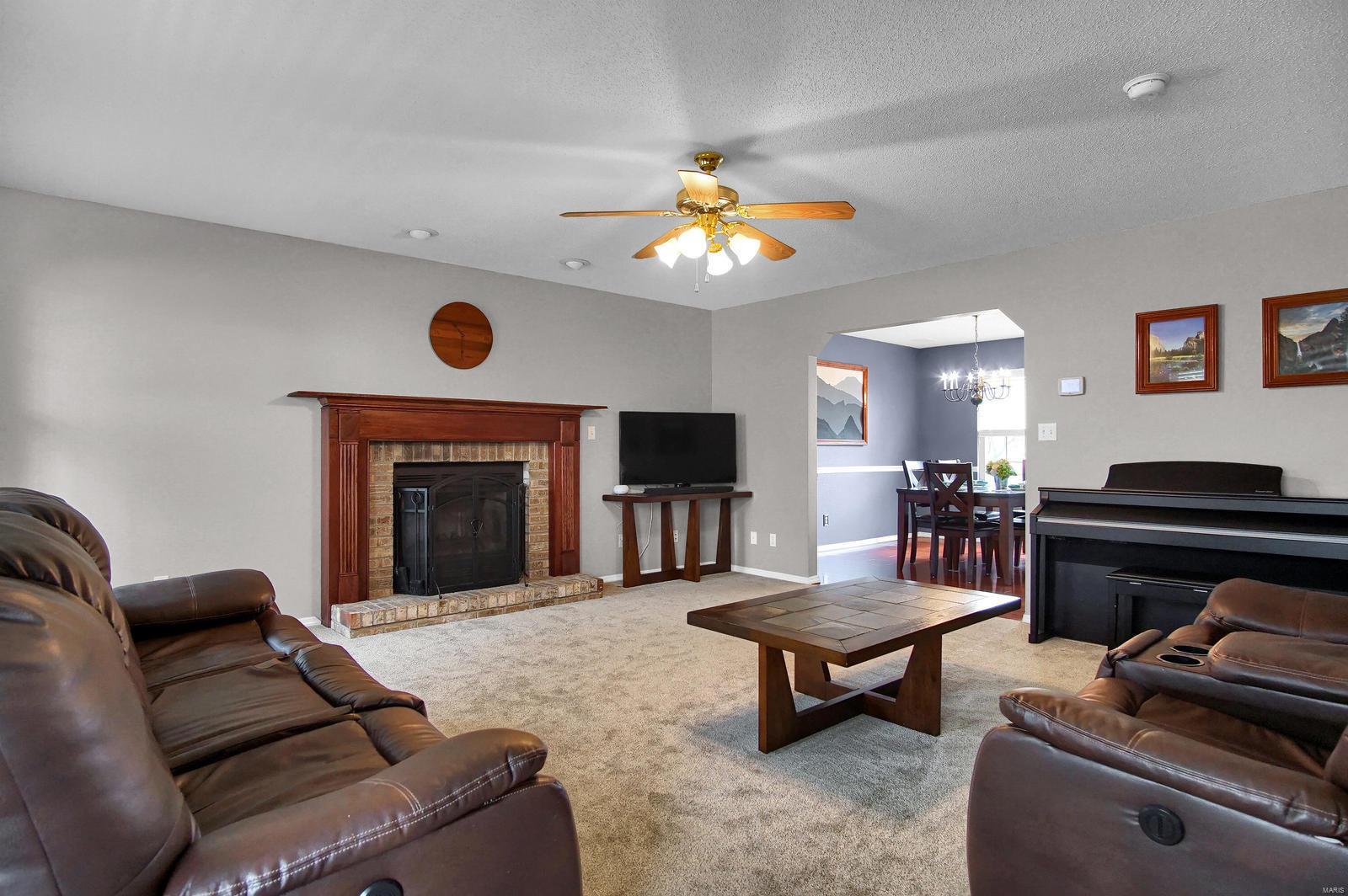 1532 Lincoln Farm Road O'Fallon, IL 62269 - Photo 4 of 25