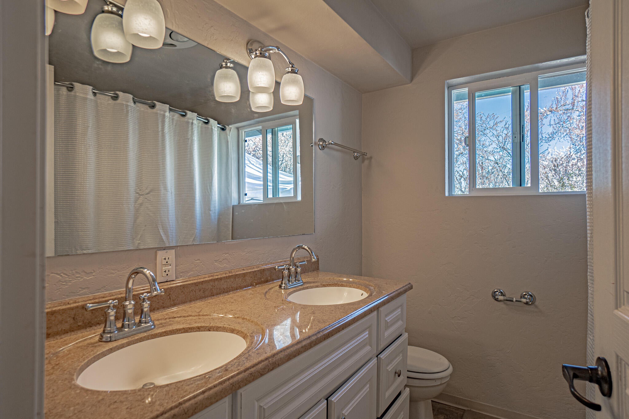994 South Stage Road Medford, OR 97501 - Photo 22 of 38 DSC00327-HDR