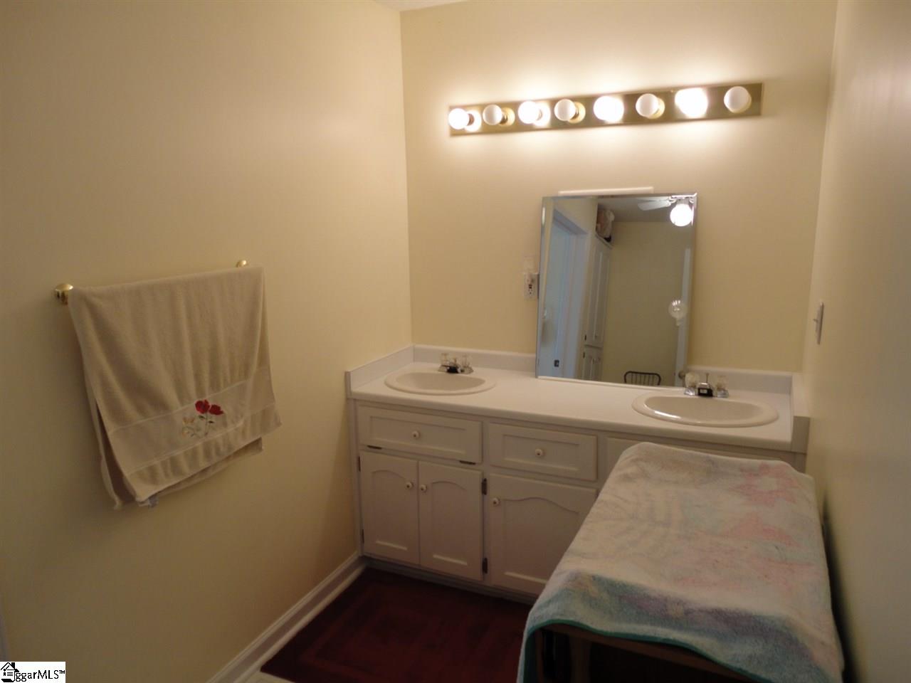 695 West Ridgeway Road Honea Path, SC 29654 - Photo 16 of 36