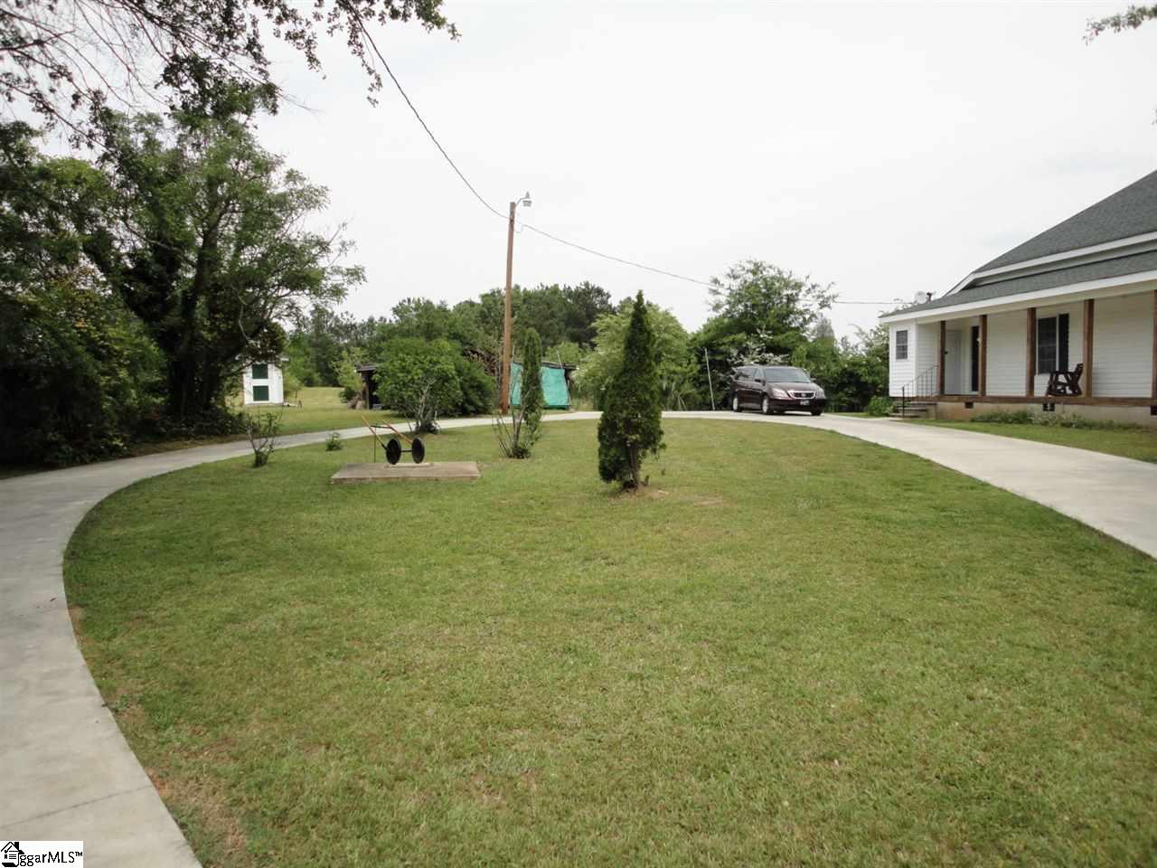 695 West Ridgeway Road Honea Path, SC 29654 - Photo 4 of 36