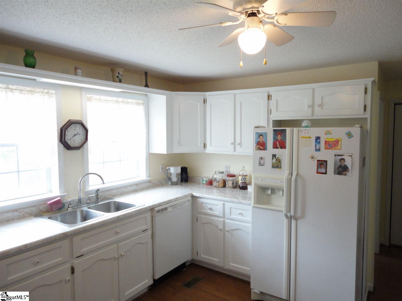 695 West Ridgeway Road Honea Path, SC 29654 - Photo 10 of 36