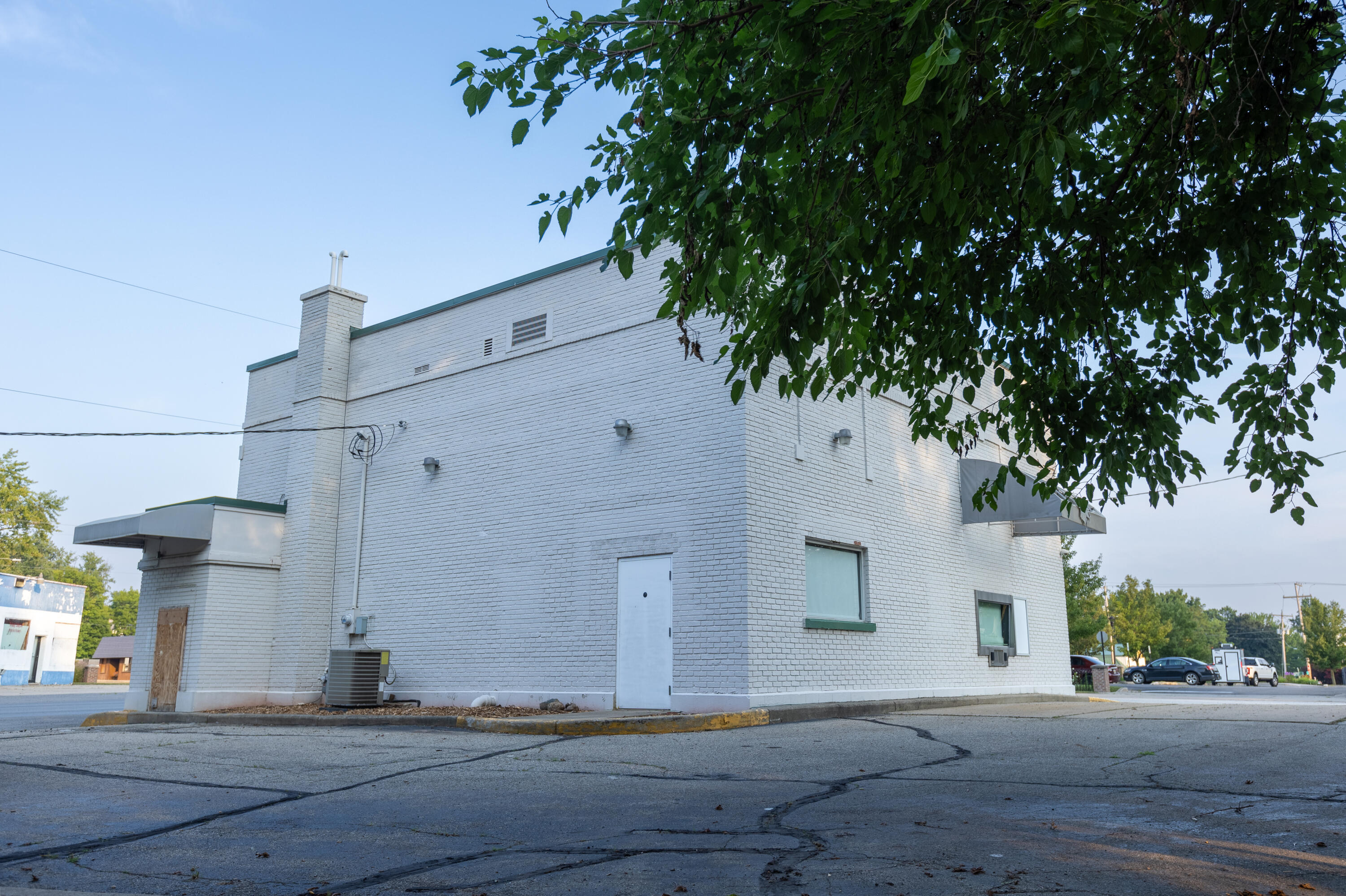 101 West Spring Street Bloomingdale, MI 49026 - Photo 6 of 34 Douglas_Bank-10