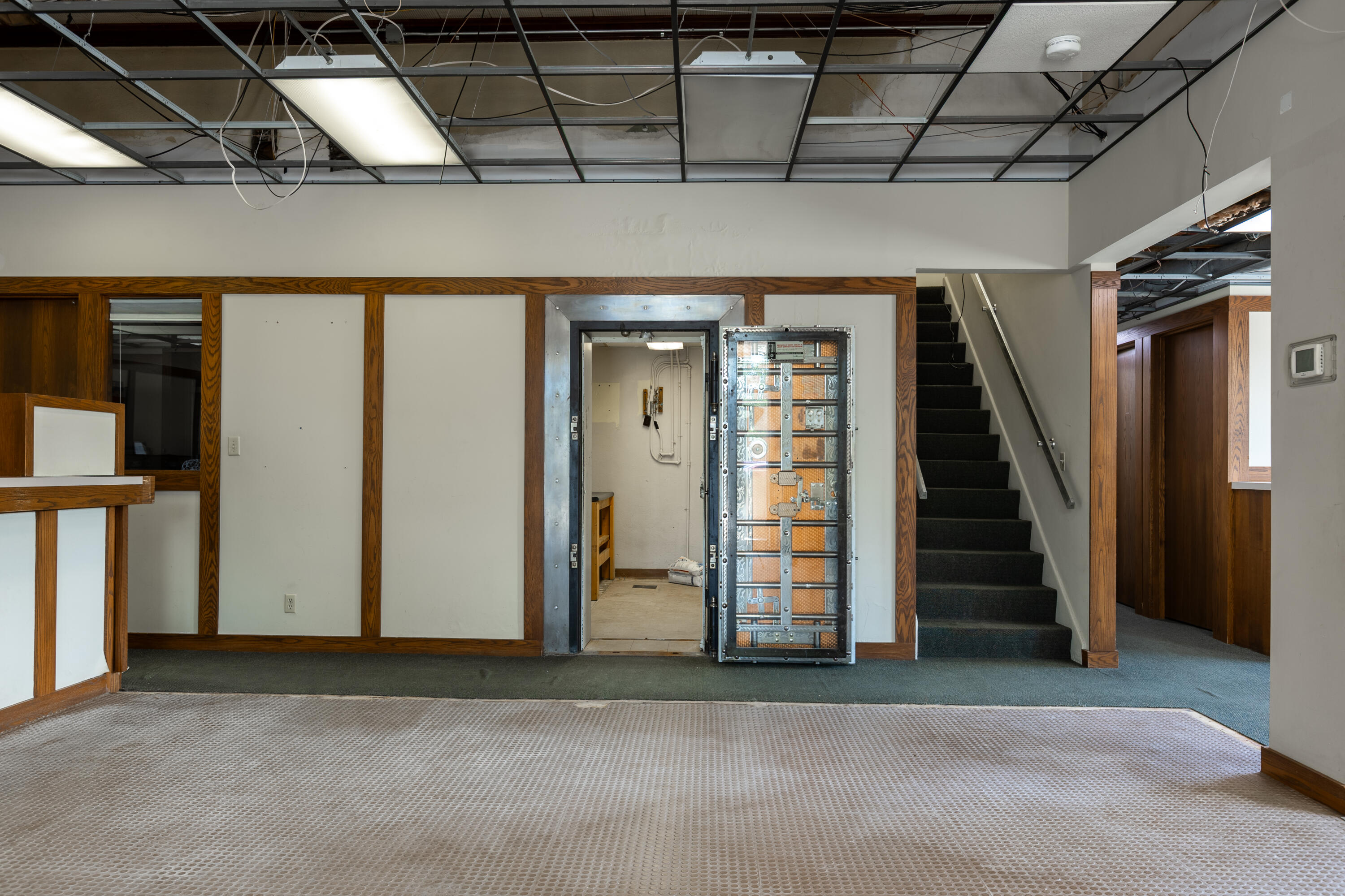 101 West Spring Street Bloomingdale, MI 49026 - Photo 9 of 34 Douglas_Bank-13