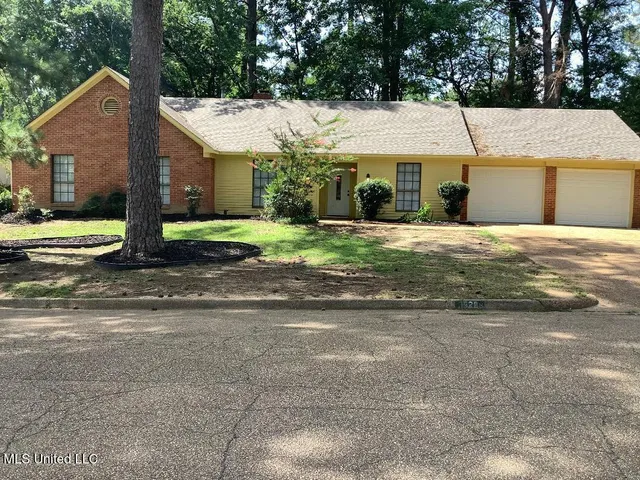 $279,999 | 1528 Tracewood Drive, Jackson, MS 39211
