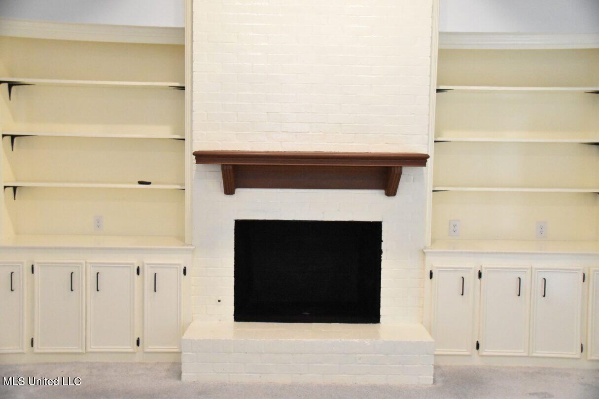 1528 Tracewood Drive Jackson, MS 39211 - Photo 15 of 27 builtins