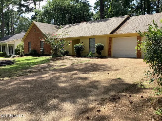 $279,999 | 1528 Tracewood Drive, Jackson, MS 39211