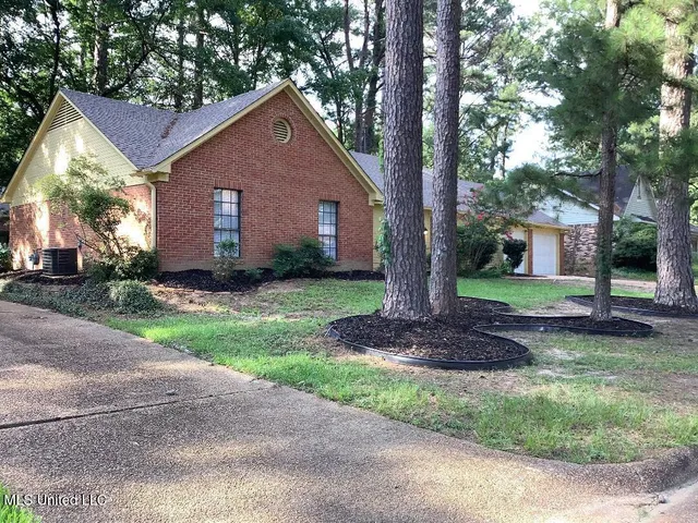 $279,999 | 1528 Tracewood Drive, Jackson, MS 39211