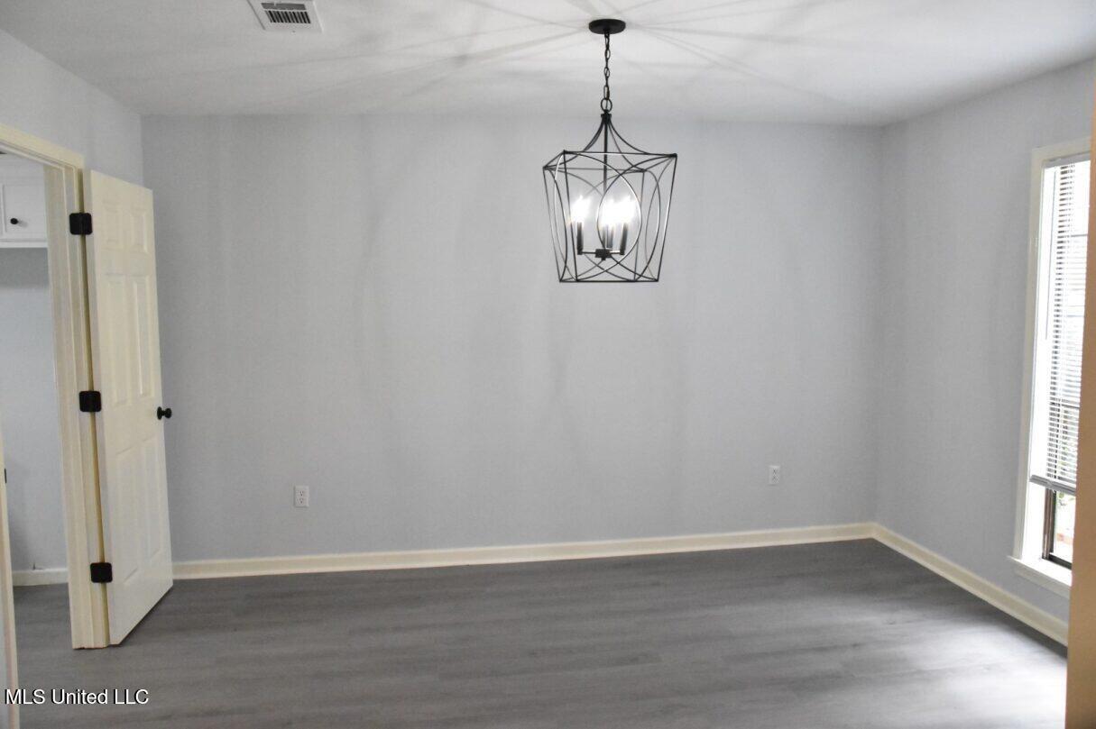 1528 Tracewood Drive Jackson, MS 39211 - Photo 4 of 27 Formal Dining