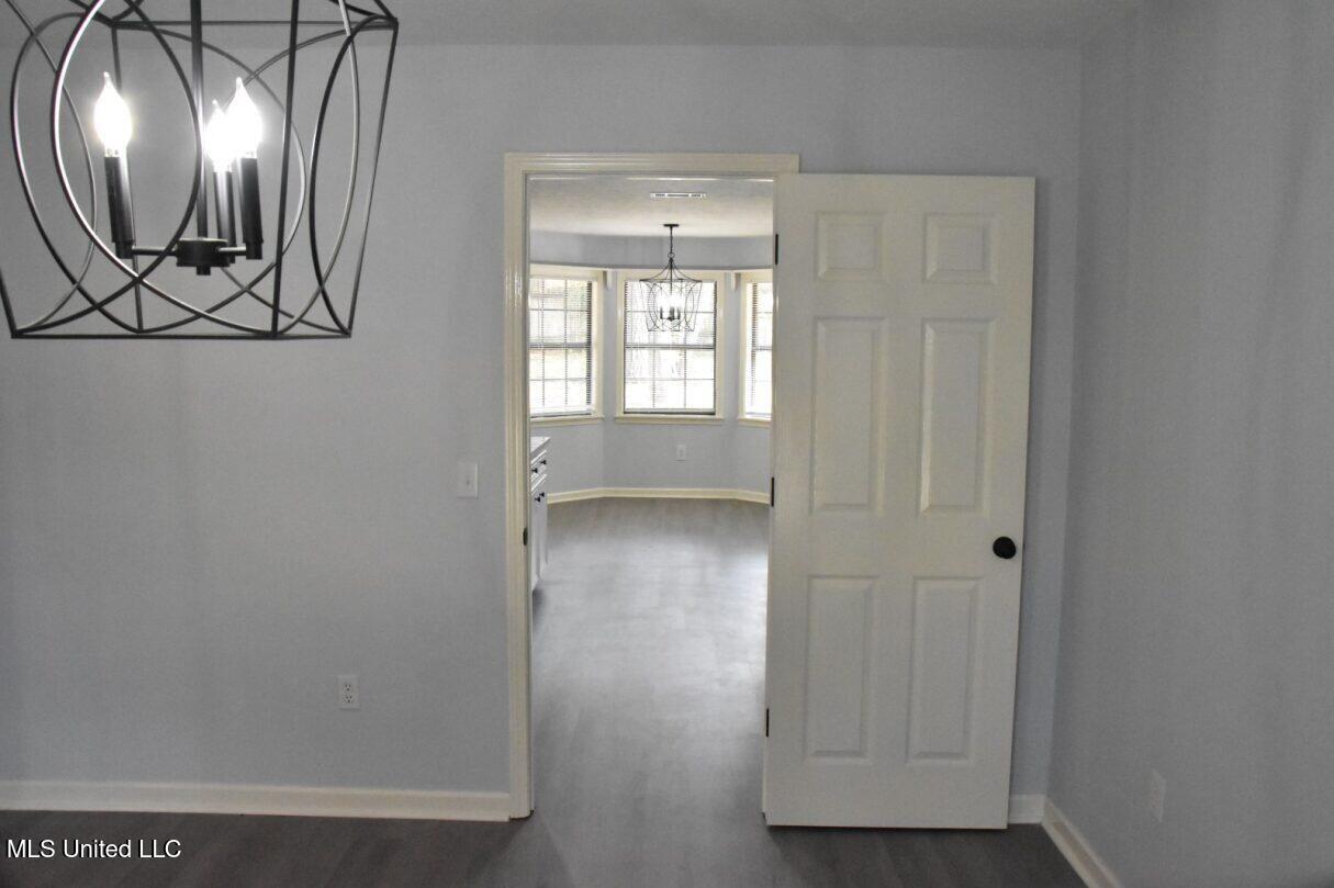 1528 Tracewood Drive Jackson, MS 39211 - Photo 5 of 27 Dining entry