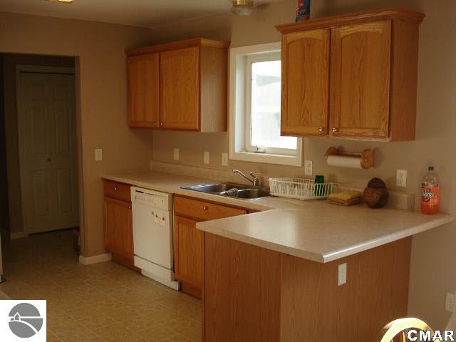 4532 South Crawford Road Mount Pleasant, MI 48858 - Photo 15 of 25 1766524-14.JPG