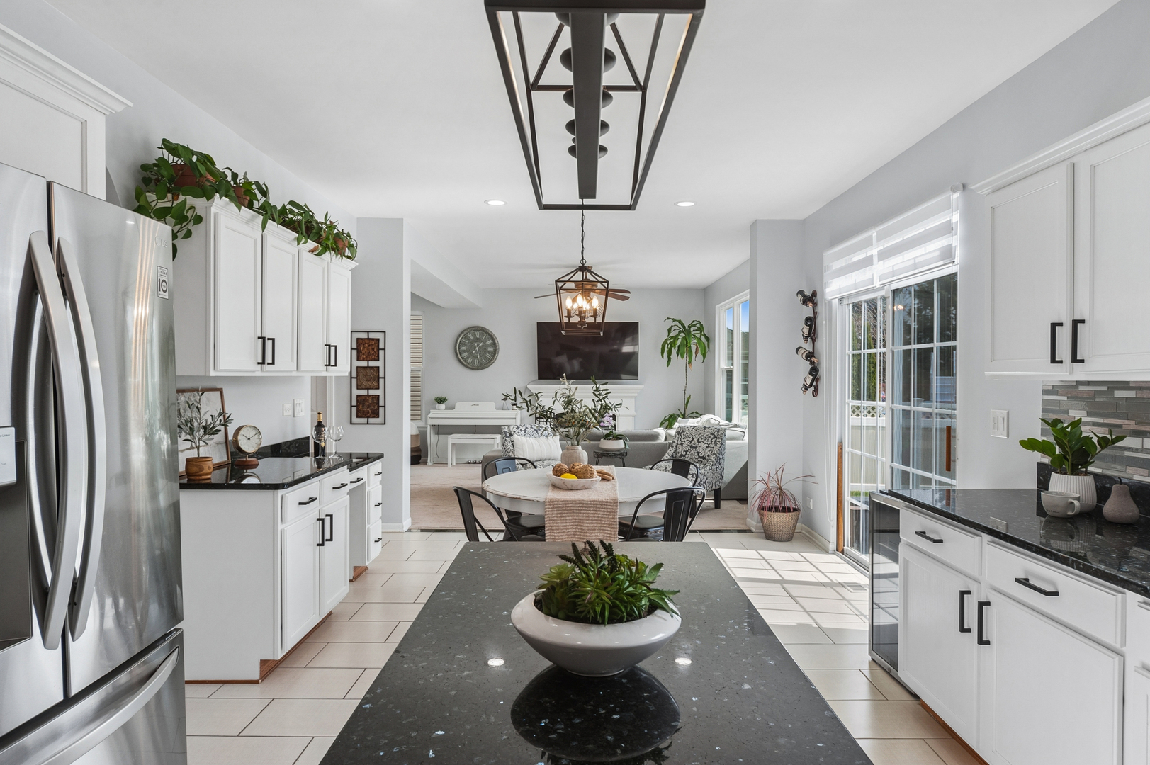 305 Hampton Road Sugar Grove, IL 60554 - Photo 12 of 37