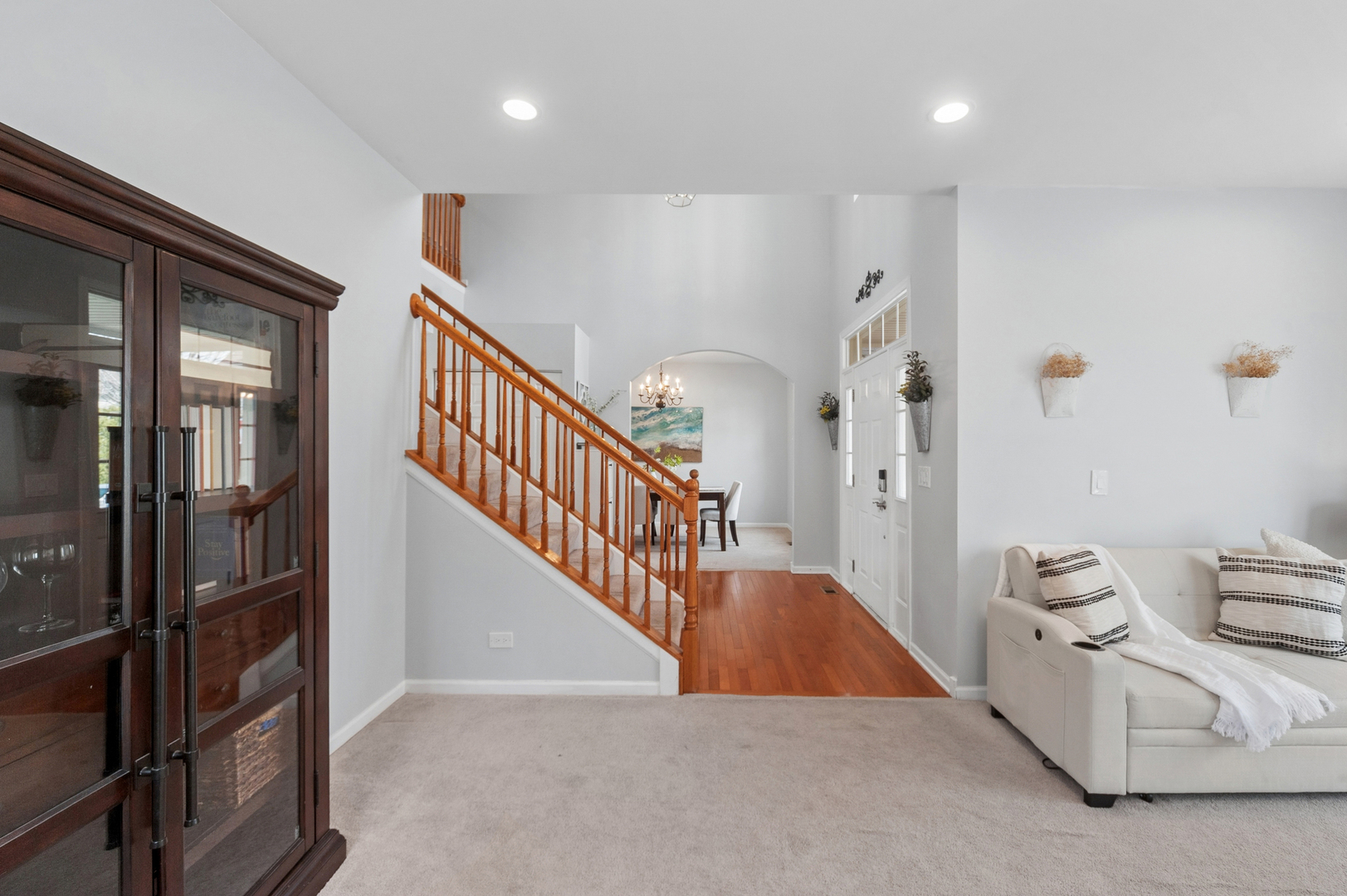 305 Hampton Road Sugar Grove, IL 60554 - Photo 3 of 37