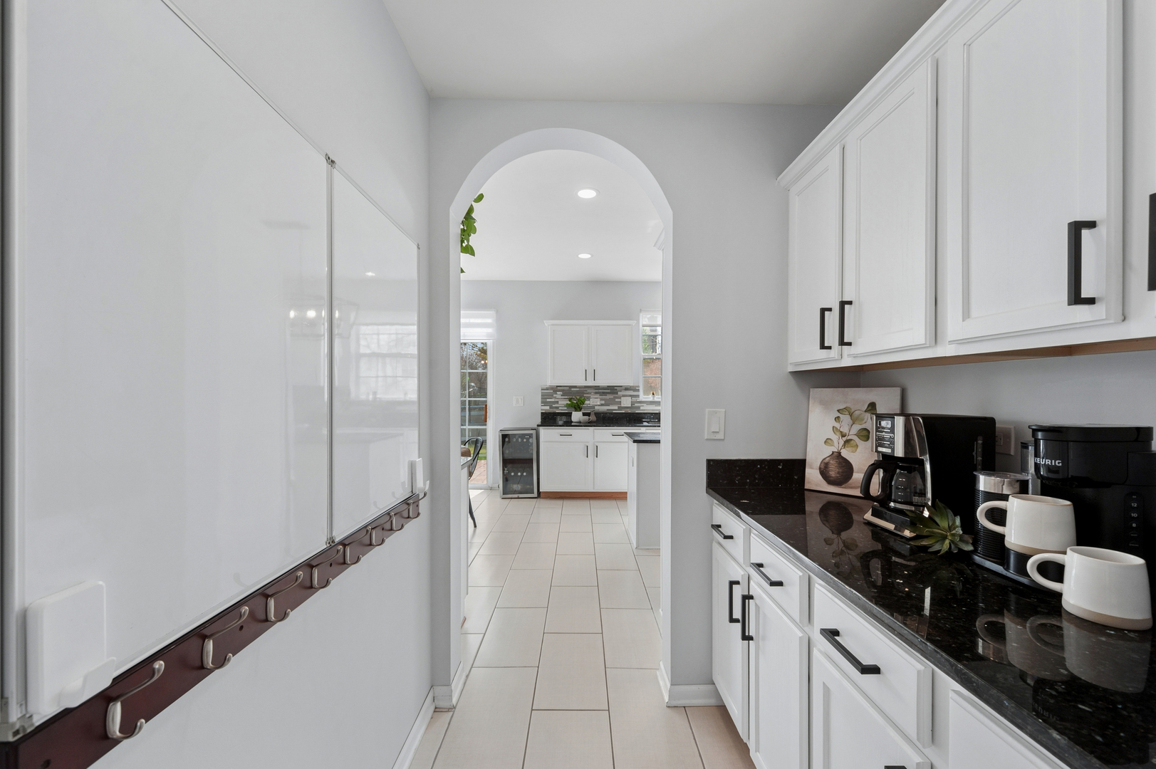 305 Hampton Road Sugar Grove, IL 60554 - Photo 8 of 37