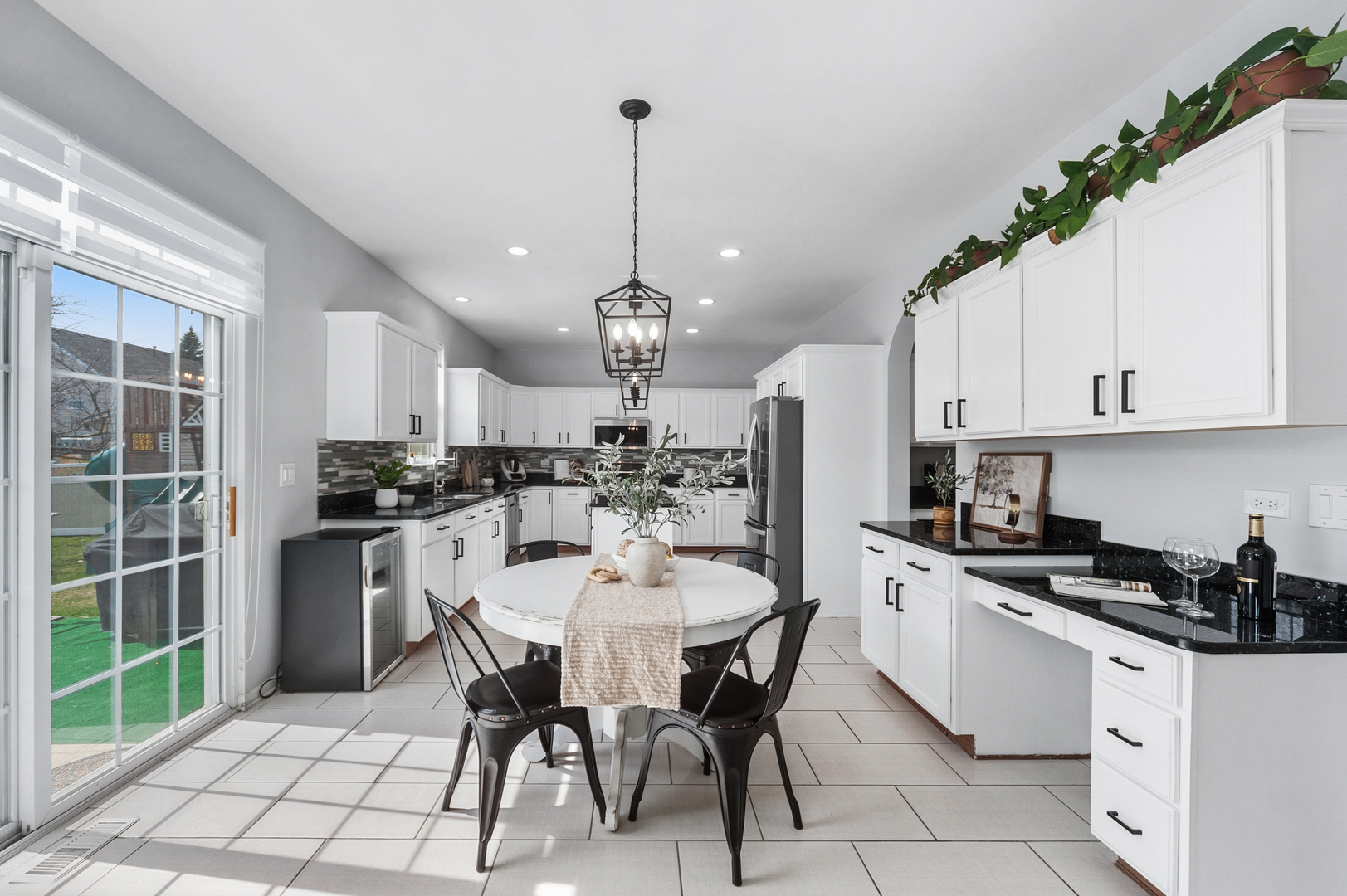 305 Hampton Road Sugar Grove, IL 60554 - Photo 9 of 37