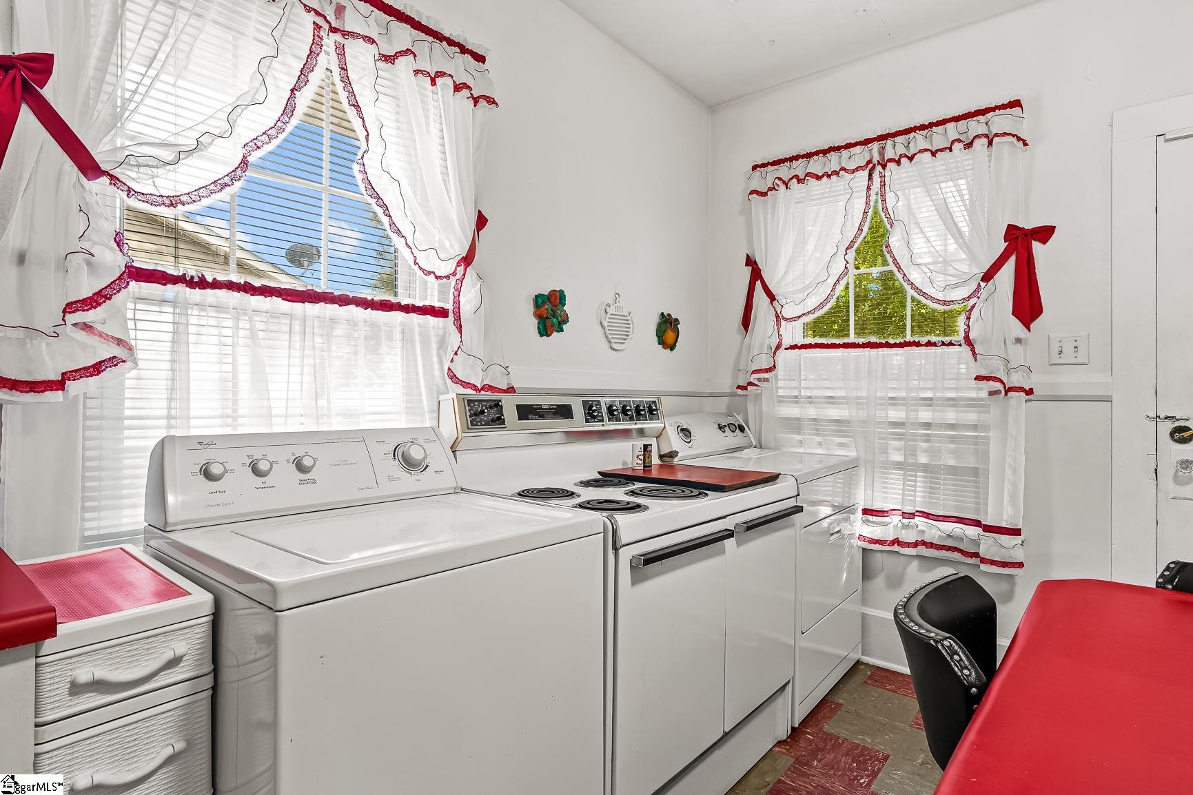 304 South 6th Street Easley, SC 29640 - Photo 11 of 26