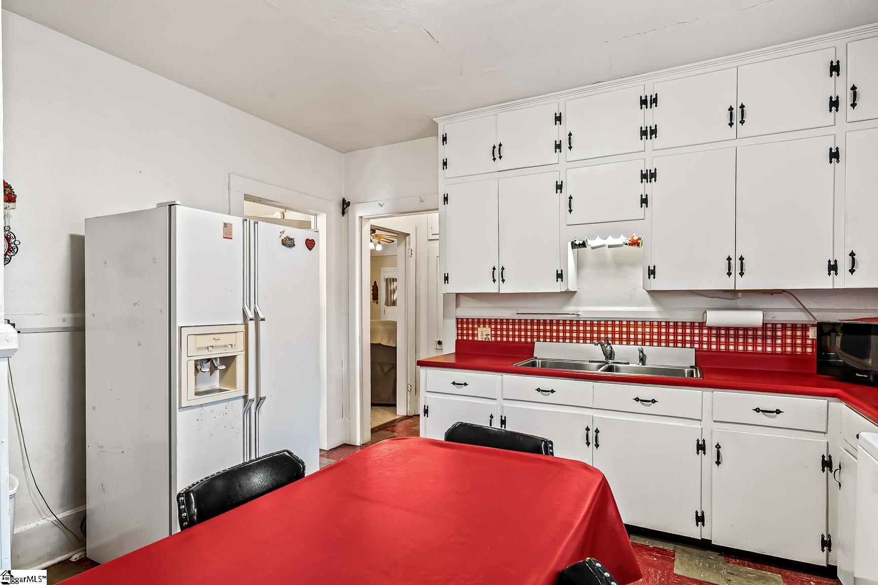 304 South 6th Street Easley, SC 29640 - Photo 13 of 26