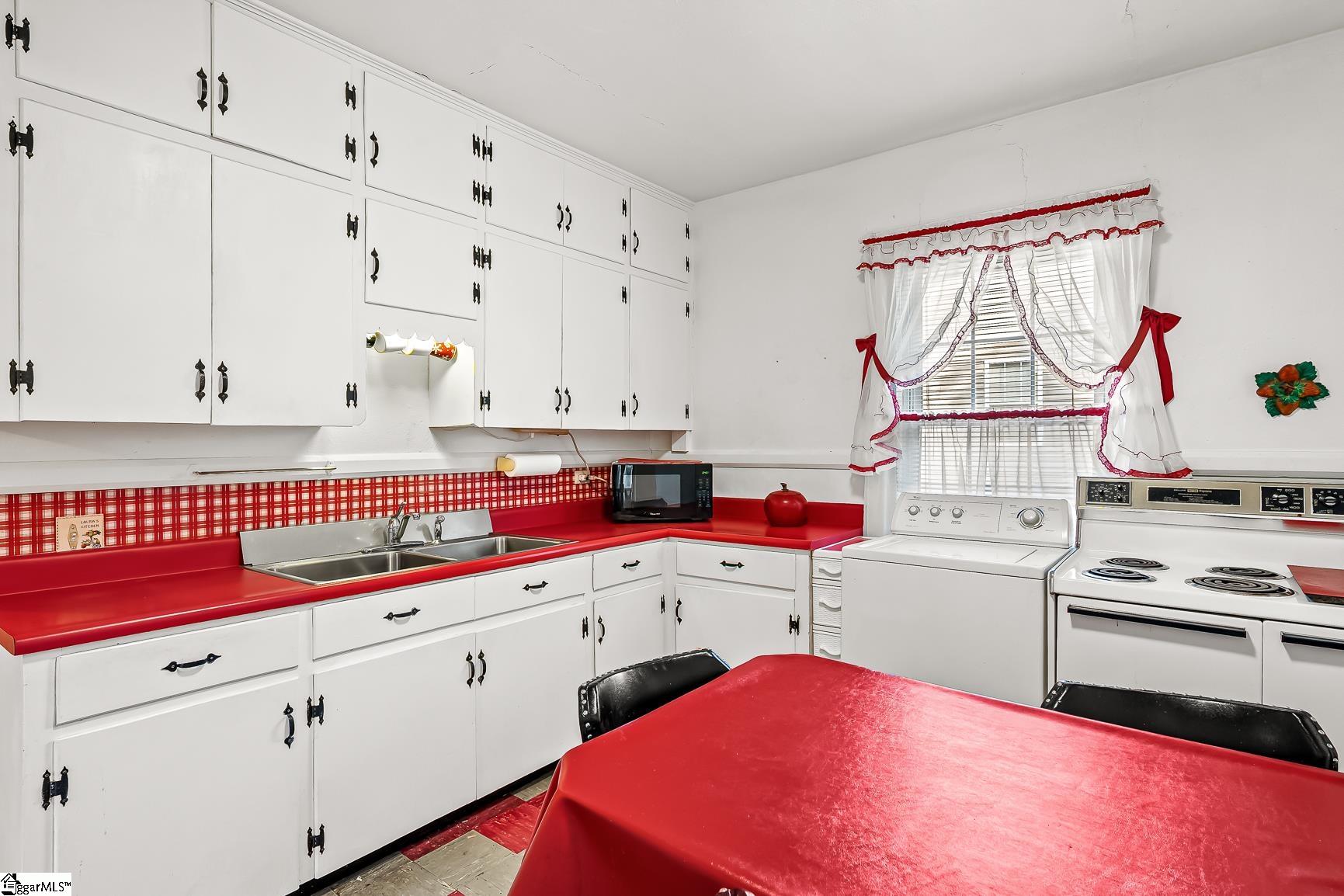 304 South 6th Street Easley, SC 29640 - Photo 14 of 26