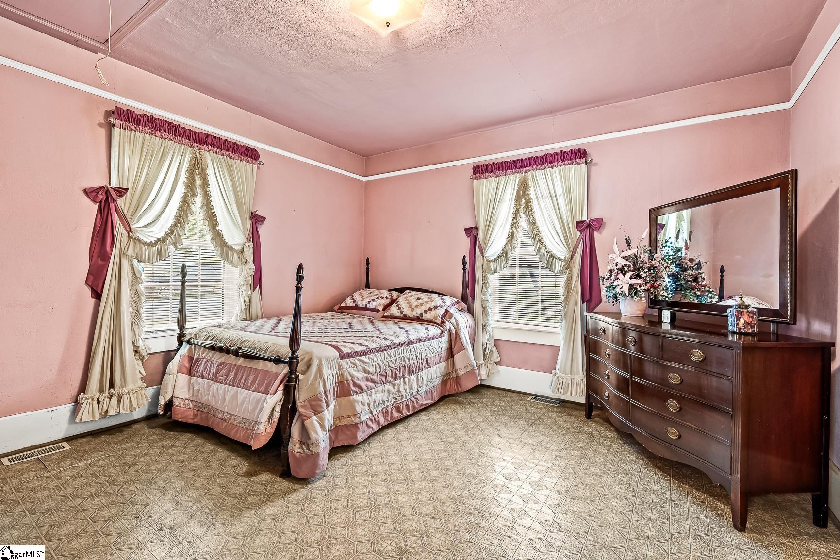 304 South 6th Street Easley, SC 29640 - Photo 16 of 26