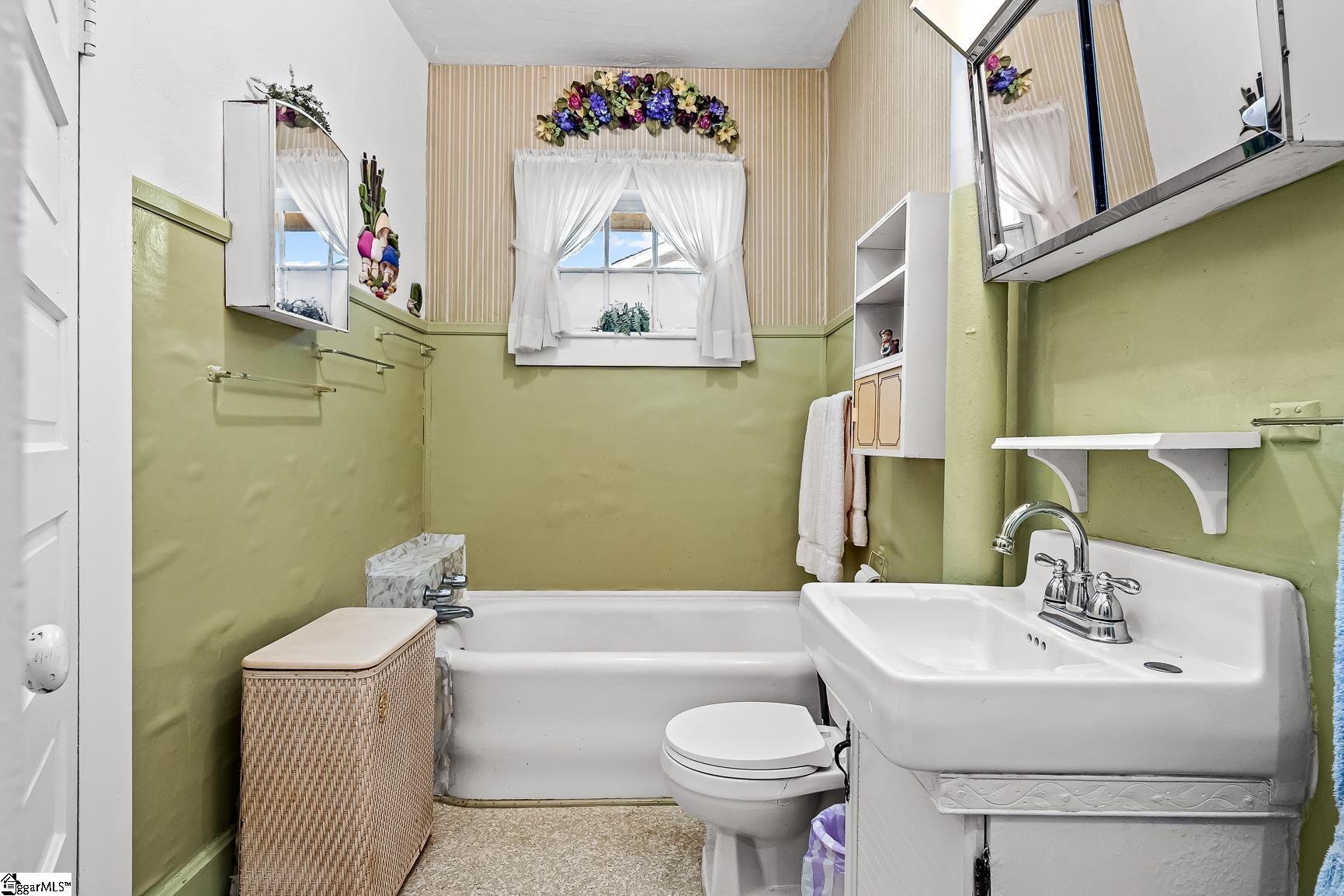 304 South 6th Street Easley, SC 29640 - Photo 17 of 26