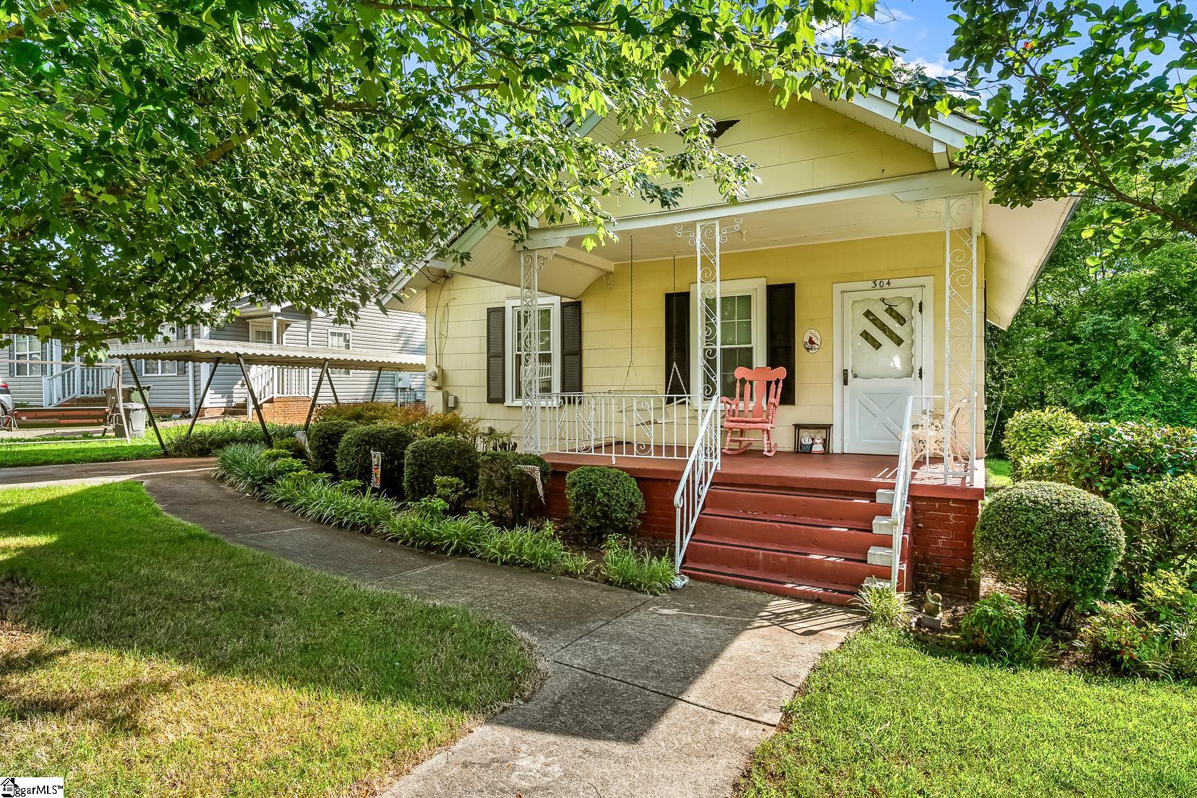 304 South 6th Street Easley, SC 29640 - Photo 3 of 26