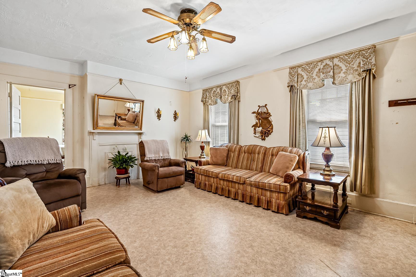 304 South 6th Street Easley, SC 29640 - Photo 6 of 26