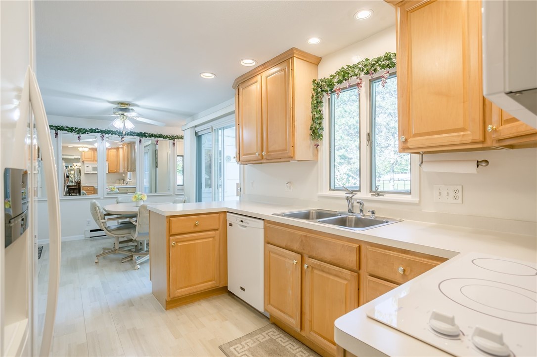 168 John Jay Drive Irondequoit, NY 14617 - Photo 9 of 31