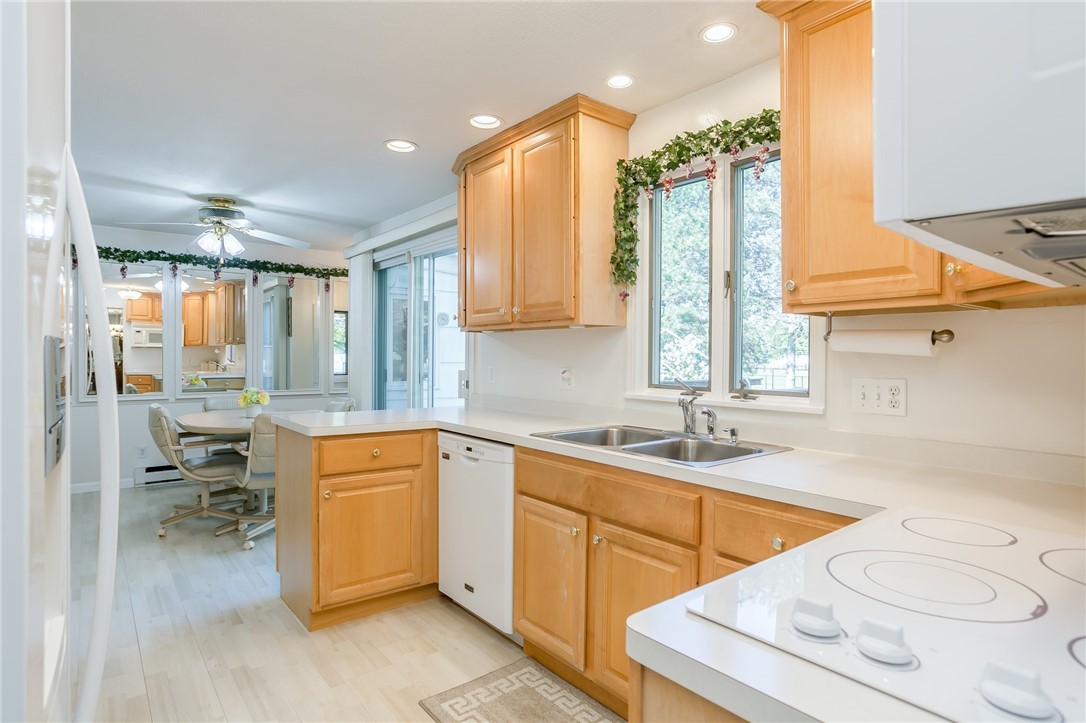 168 John Jay Drive Irondequoit, NY 14617 - Photo 10 of 31