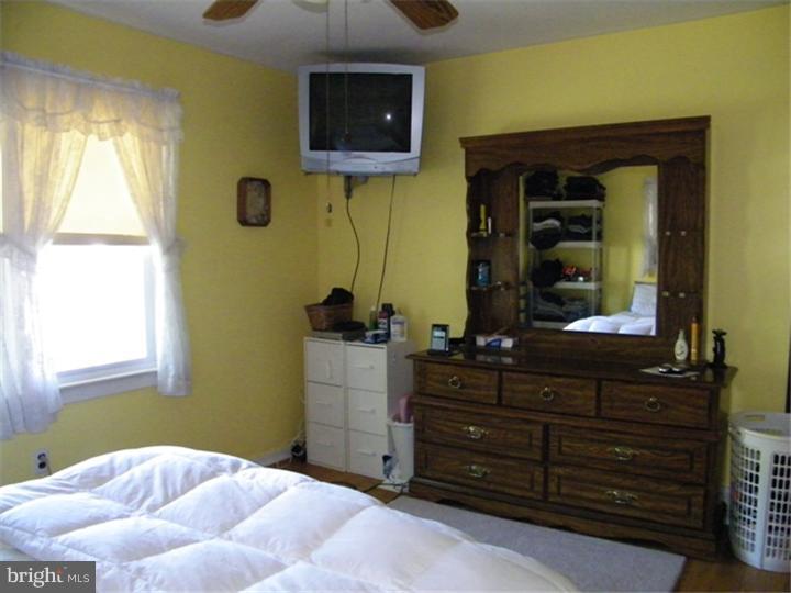 207 Madison Road Willow Grove, PA 19090 - Photo 12 of 20 Bedroom - Main