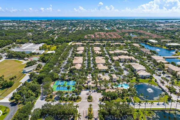 $1,900 | 3023 Alcazar Place, Unit 206, Palm Beach Gardens, FL 33410
