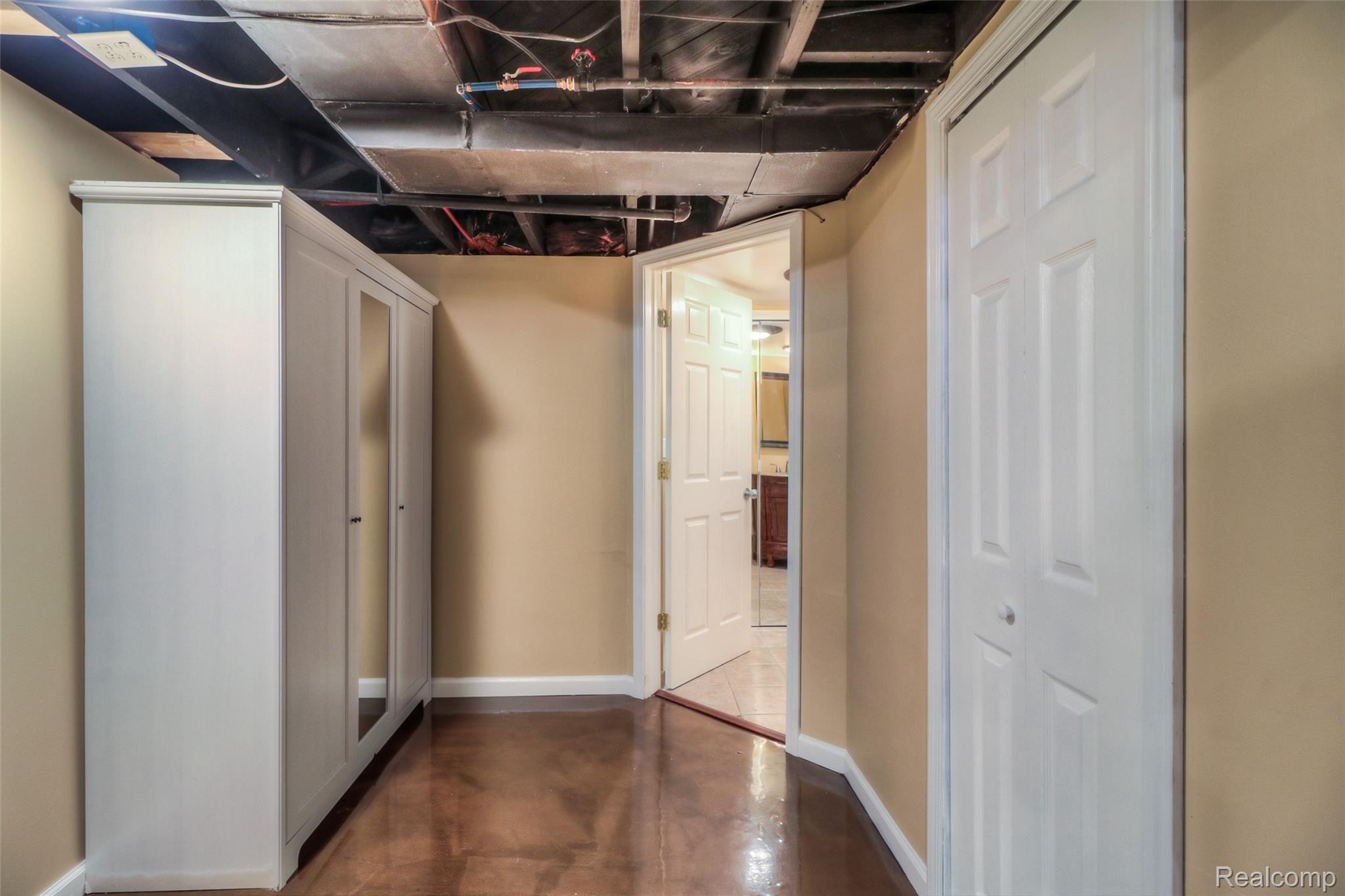 511 Woodside Road Royal Oak, MI 48073 - Photo 22 of 39 -22.jpg