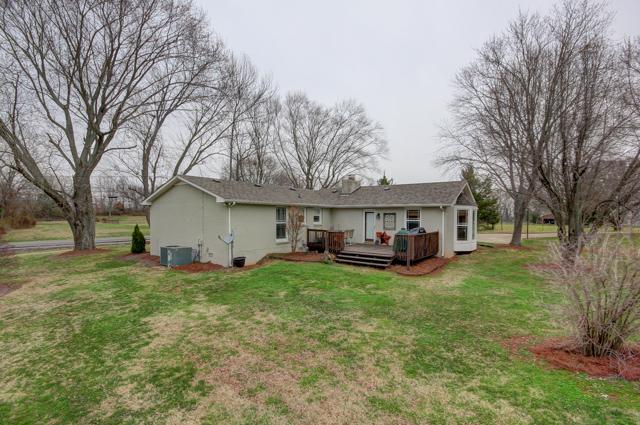 403 Sango Road Clarksville, TN 37043 - Photo 20 of 20 Private, secluded back deck is perfect for any occasion!