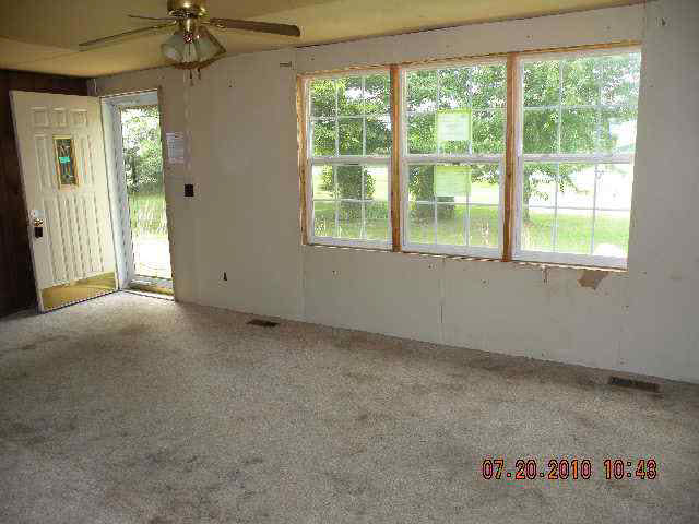 5452 East State Road 14 Rochester, IN 46975 - Photo 4 of 7 Gallery Image 4
