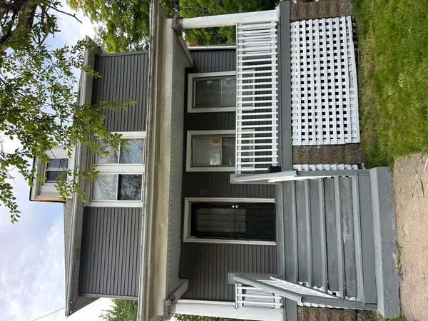 $1,995 | 2718 East 78th Street, Chicago, IL 60649