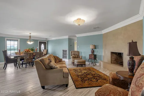 $800,000 | 1024 Decoux Road, St. Martinville, LA 70582