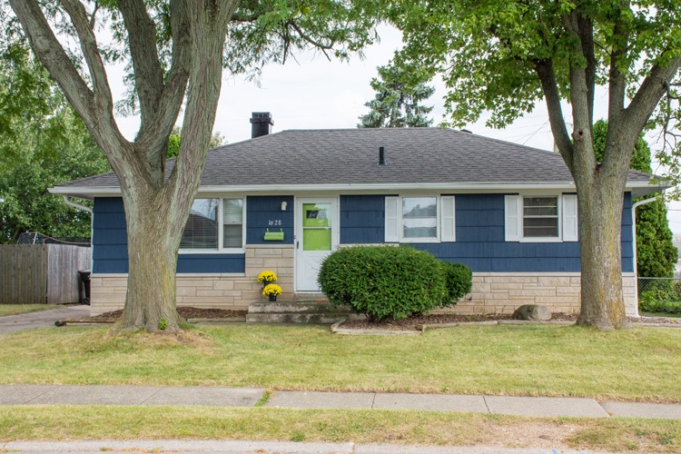 1628 Ryer Street South Bend, IN 46628 - Photo 1 of 15 Gallery Image 1