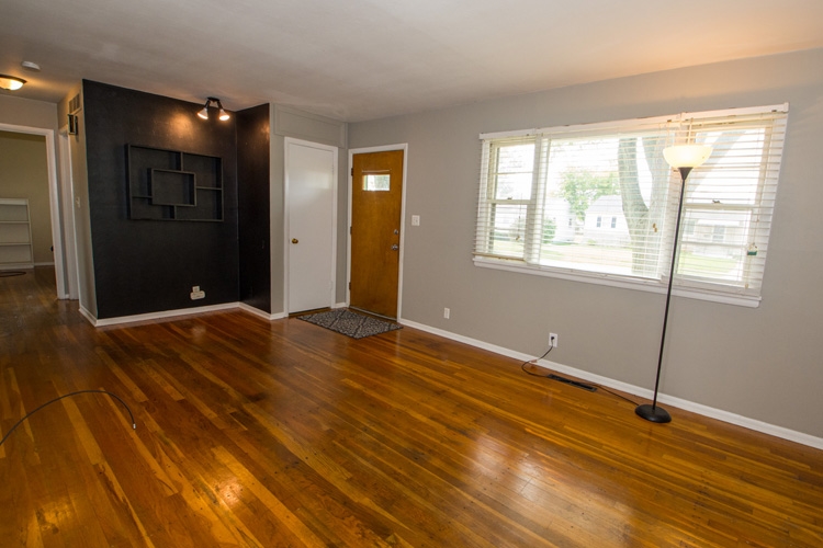 1628 Ryer Street South Bend, IN 46628 - Photo 3 of 15 Gallery Image 3