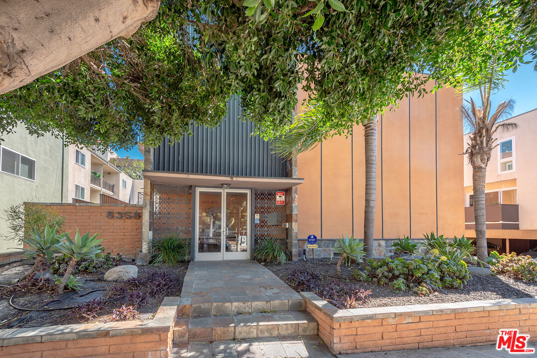 8358 Manitoba Street, Unit 8 Playa del Rey, CA 90293 - Photo 23 of 25