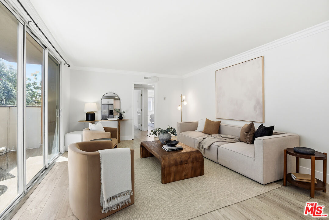 8358 Manitoba Street, Unit 8 Playa del Rey, CA 90293 - Photo 3 of 25